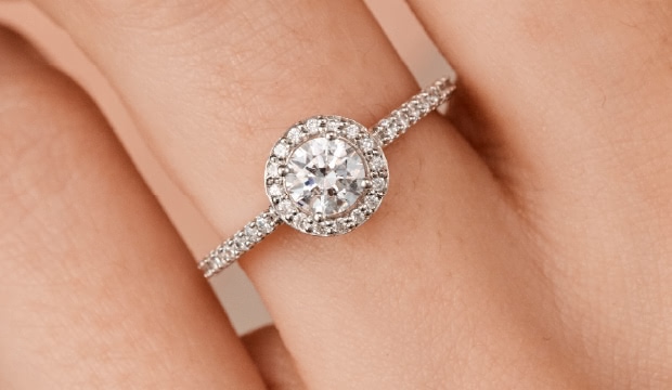 Halo engagement rings - elegant and eye-catching | acredo