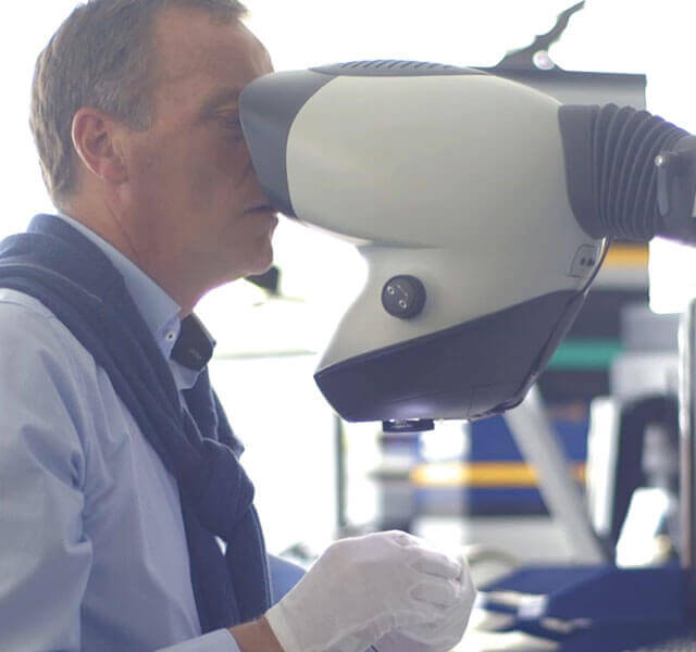 Controle van de steen en de zetting